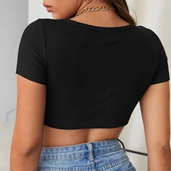 Twist front cropped shirt - Picture 2 of 2